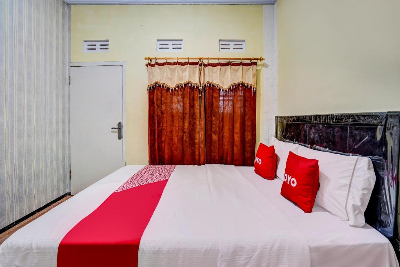 Super Oyo 90642 Lancar Homestay Syariah Tlekung Buitenkant foto