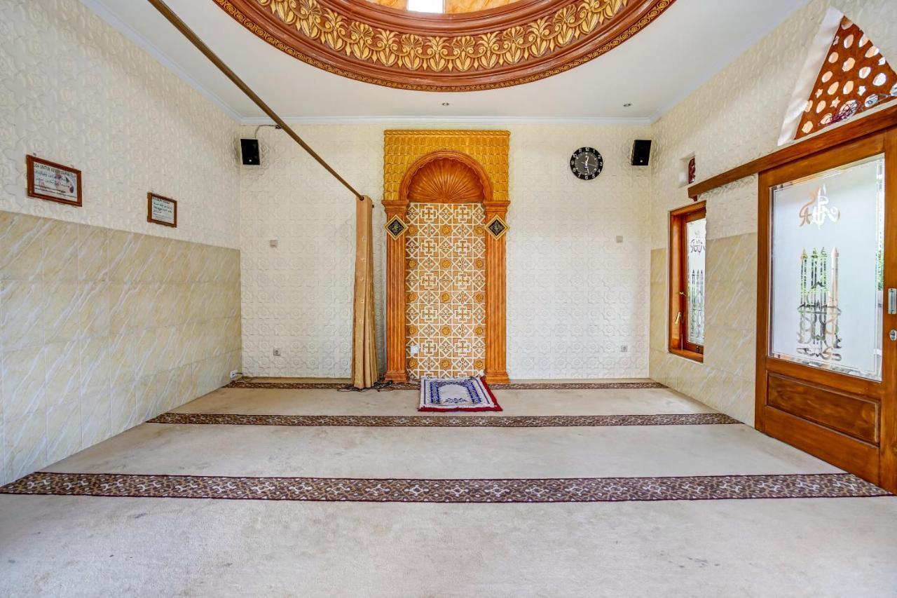 Super Oyo 90642 Lancar Homestay Syariah Tlekung Buitenkant foto