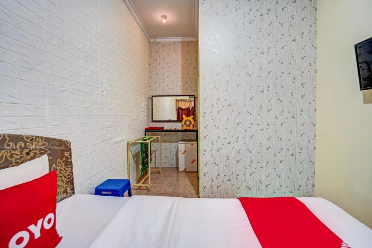 Super Oyo 90642 Lancar Homestay Syariah Tlekung Buitenkant foto