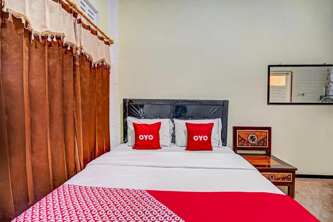 Super Oyo 90642 Lancar Homestay Syariah Tlekung Buitenkant foto